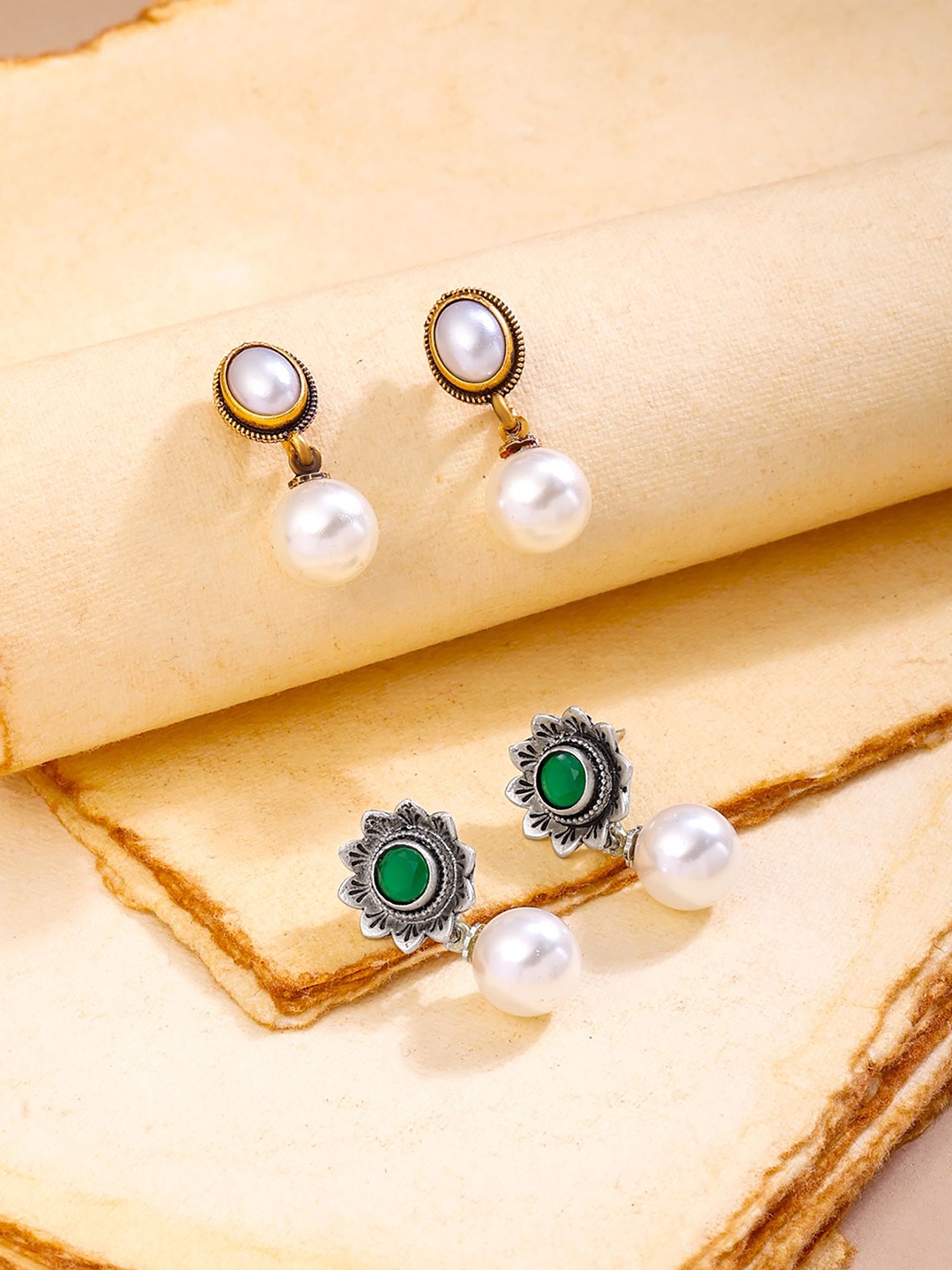 

Yellow Chimes Set of 2 Gold-Plated Contemporary Studs Earrings, White