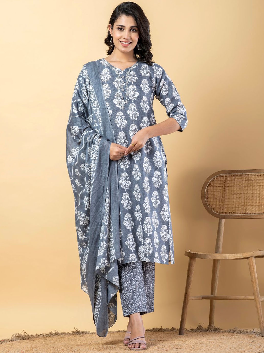 

Readiprint Women Floral Printed Regular Kurta with Trousers & With Dupatta, Grey