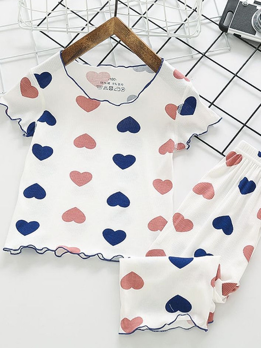 

LULU & SKY Girls Printed Night suit, White