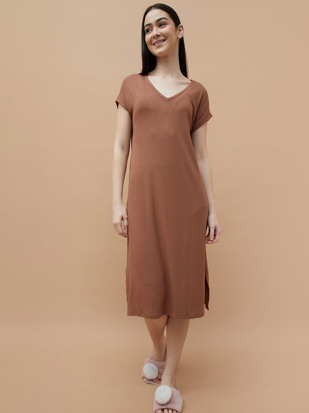 

Ginger by Lifestyle Women V Neck Short Sleeves A-Line Maxi Dress, Brown
