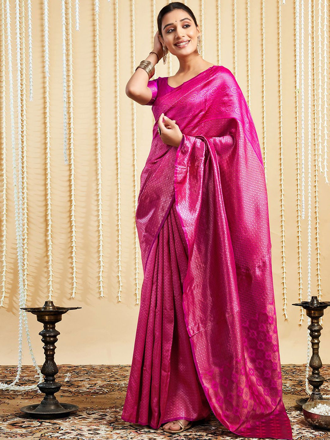 

HERE&NOW Woven Design Zari Silk Blend Designer Mysore Silk Saree, Pink