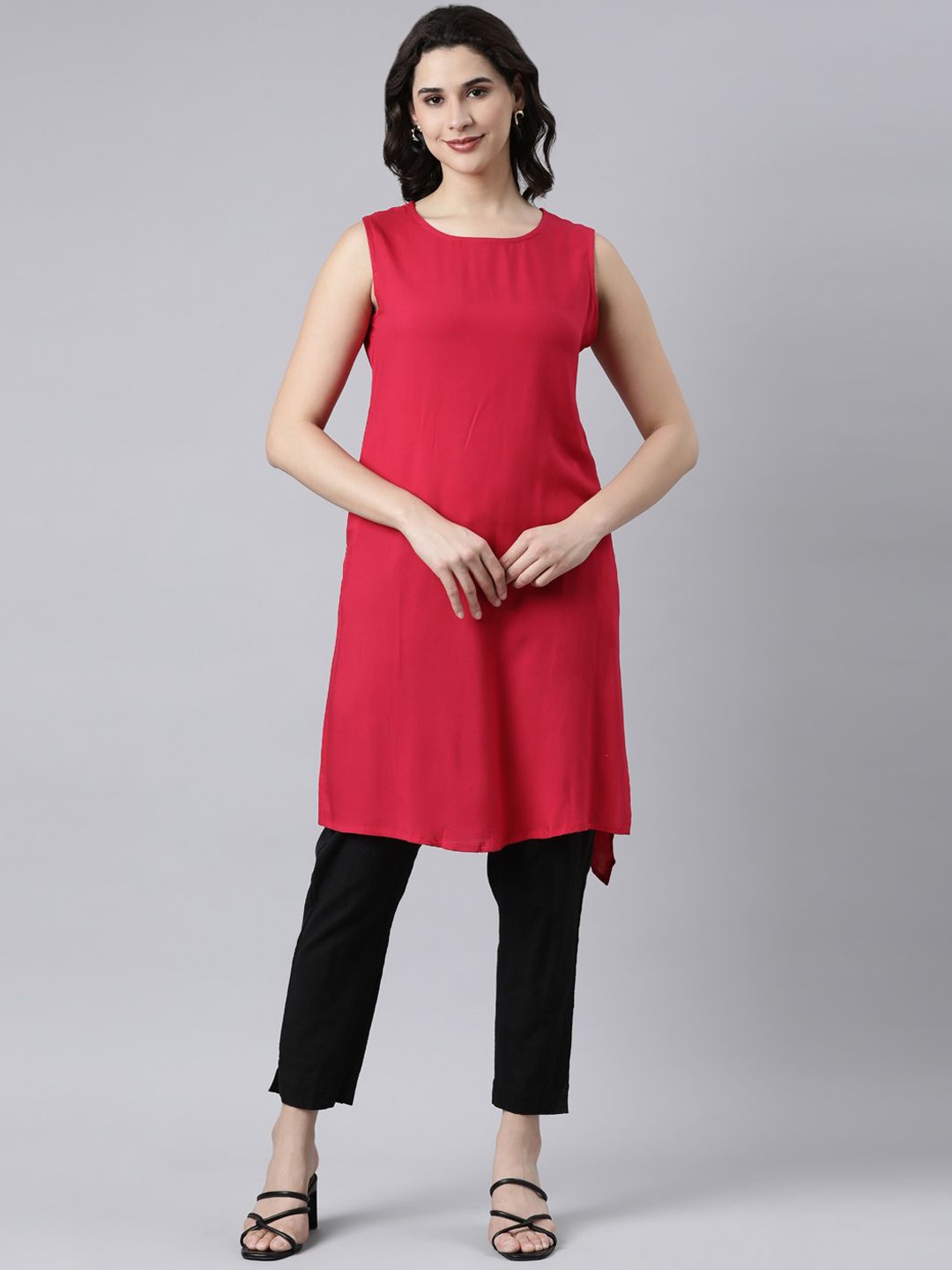 

Samhitas Round Neck Cotton Straight Kurta, Red