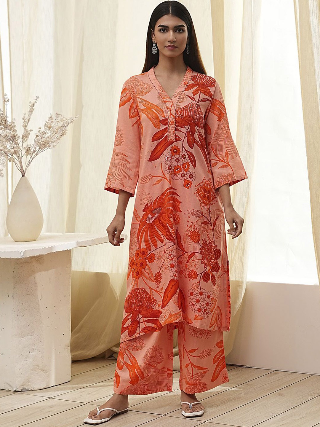 

Biba Floral Printed V-Neck Straight Kurta With Palazzos, Peach