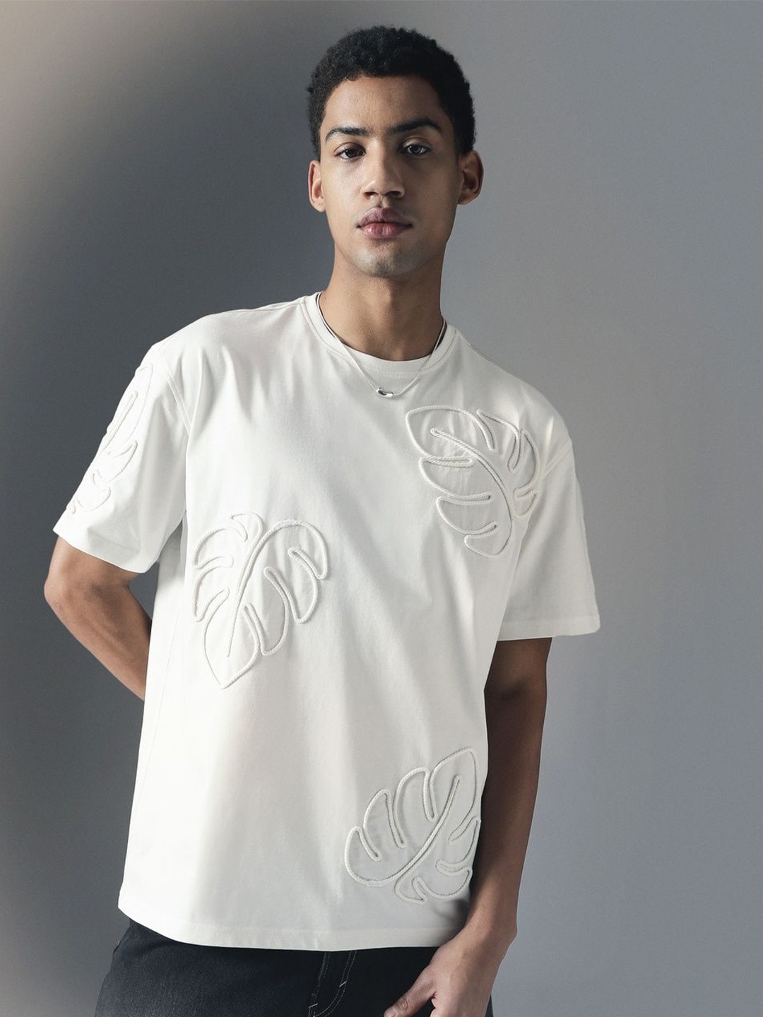 

H&M Embroidered Crew Neck T-Shirt, White