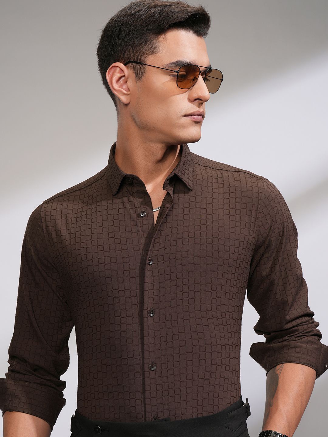 

HIGHLANDER Men Cee Dobby Textured Occasion Shirt, Coffee brown