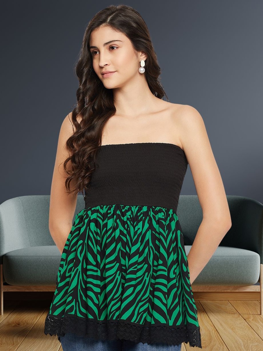 

DressBerry Print Off-Shoulder Crepe Tube Top, Black