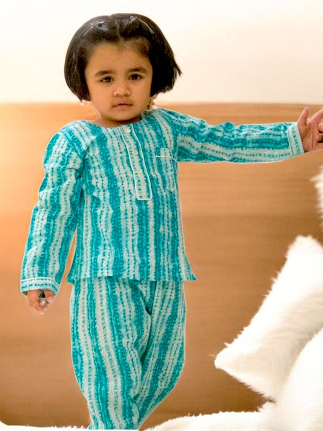 

MYZUIE Unisex Kids Printed Night suit, Sea green
