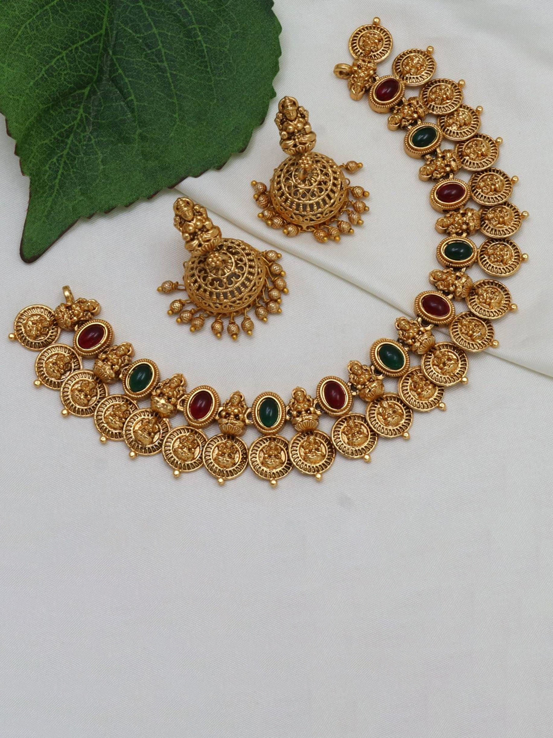 

ROFARWORD Gold-Plated Artificial Stones Studded Temple Jewellery Set