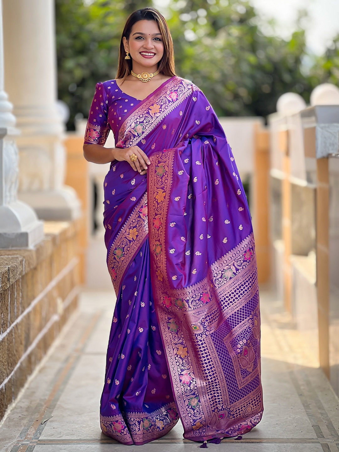 

Ekta Textiles Woven Design Zari Pure Silk Banarasi Saree, Violet