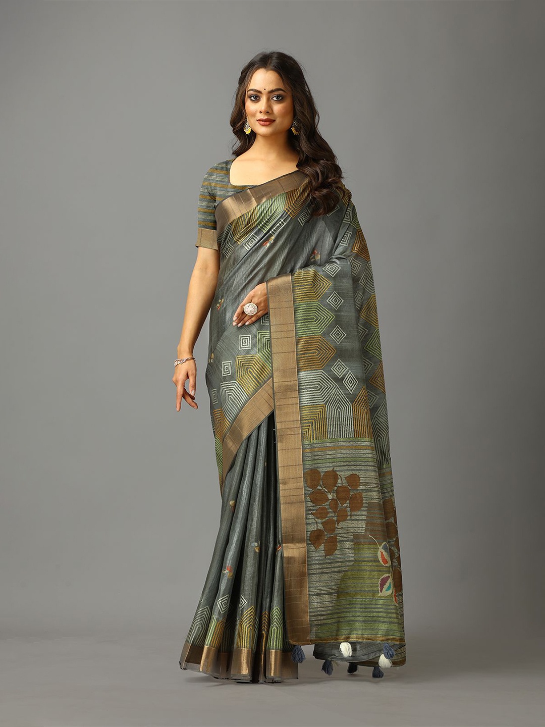 

VIRENDRA TEXTILES Woven Design Printed Zari Saree, Grey