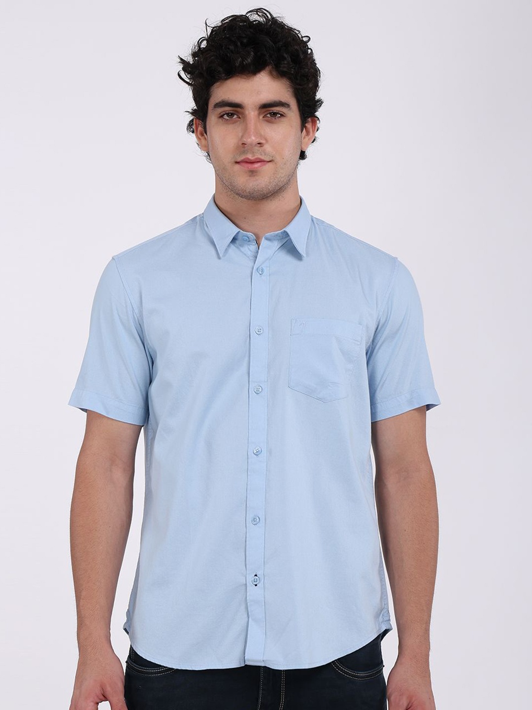 

Indian Terrain Men Classic Slim Fit Opaque Casual Shirt, Blue