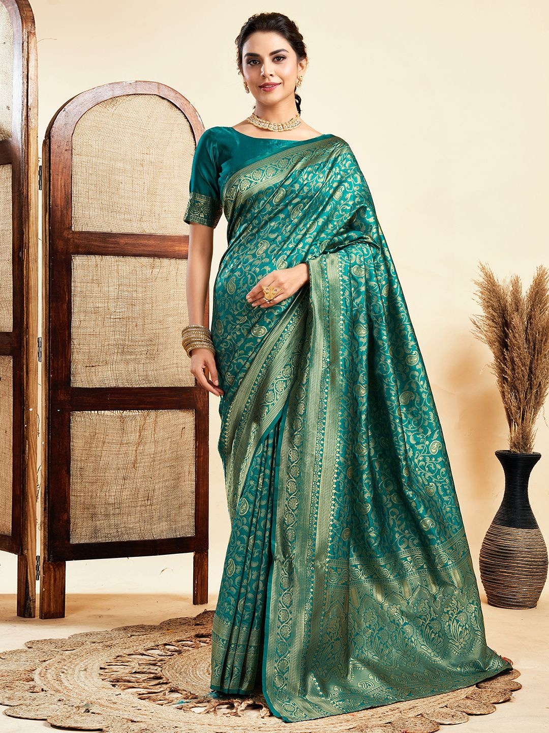 

HERE&NOW Woven Design Zari Silk Blend Paithani Saree, Green