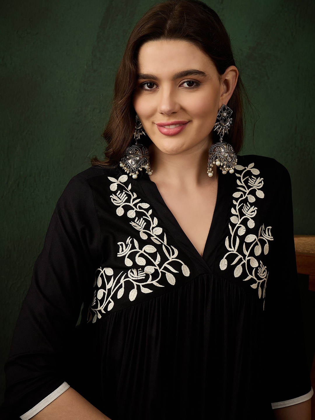 

Sangria Embroidered A-Line Kurta, Black
