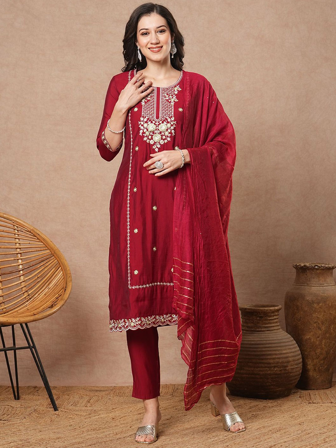 

FASHOR Ethnic Motifs Embroidered Round Neck Straight Kurta with Sharara & Dupatta, Maroon