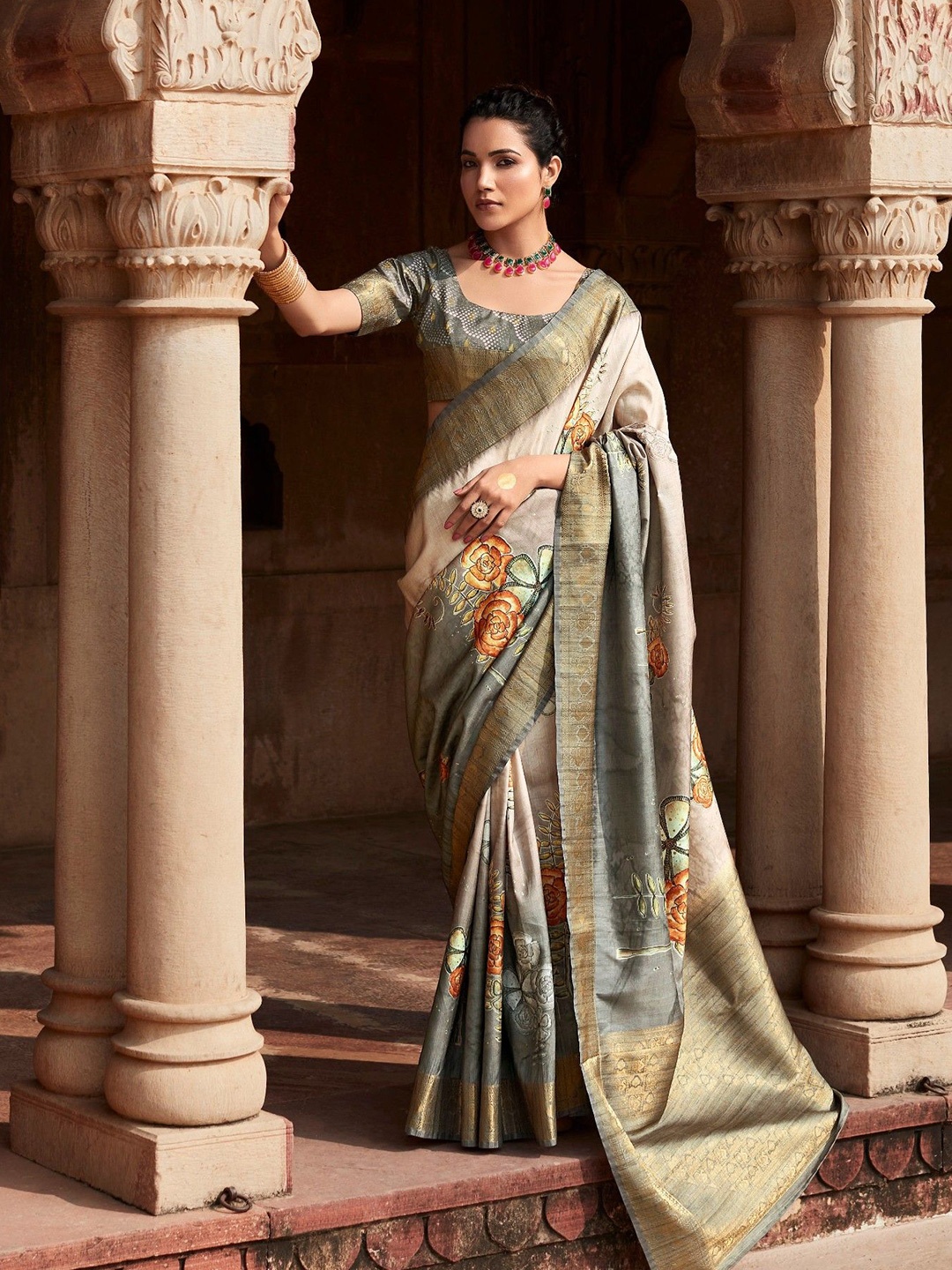 

MySilkLove Floral Zari Silk Blend Banarasi Saree, Grey