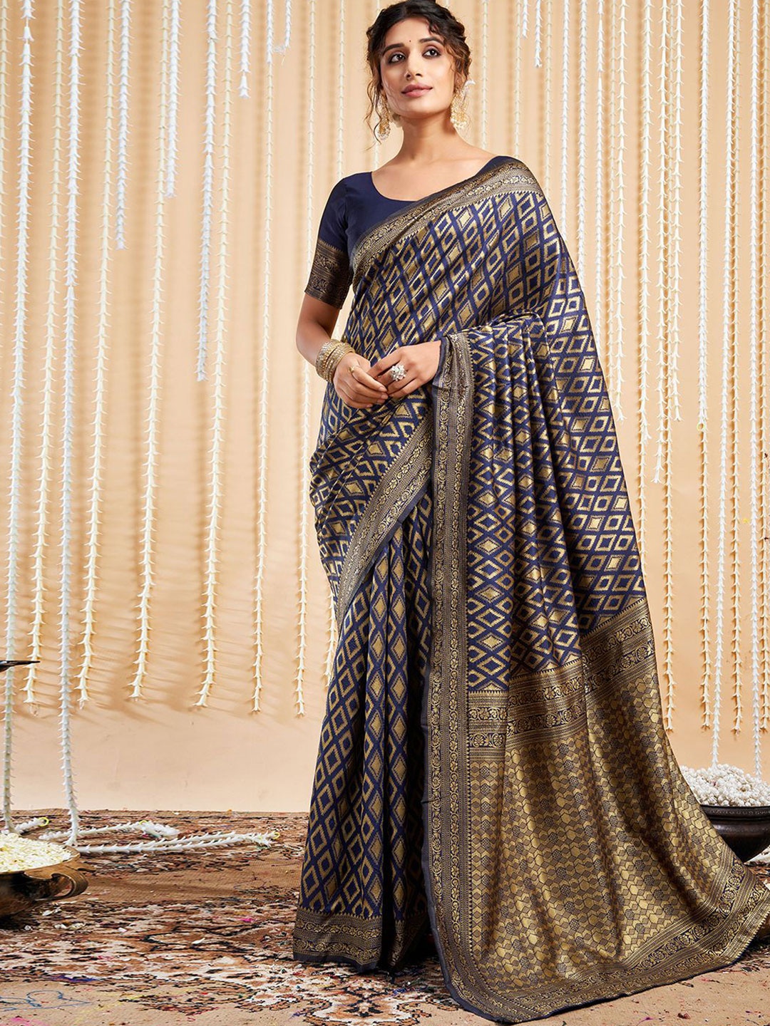 

HERE&NOW Woven Design Zari Paithani Saree, Navy blue