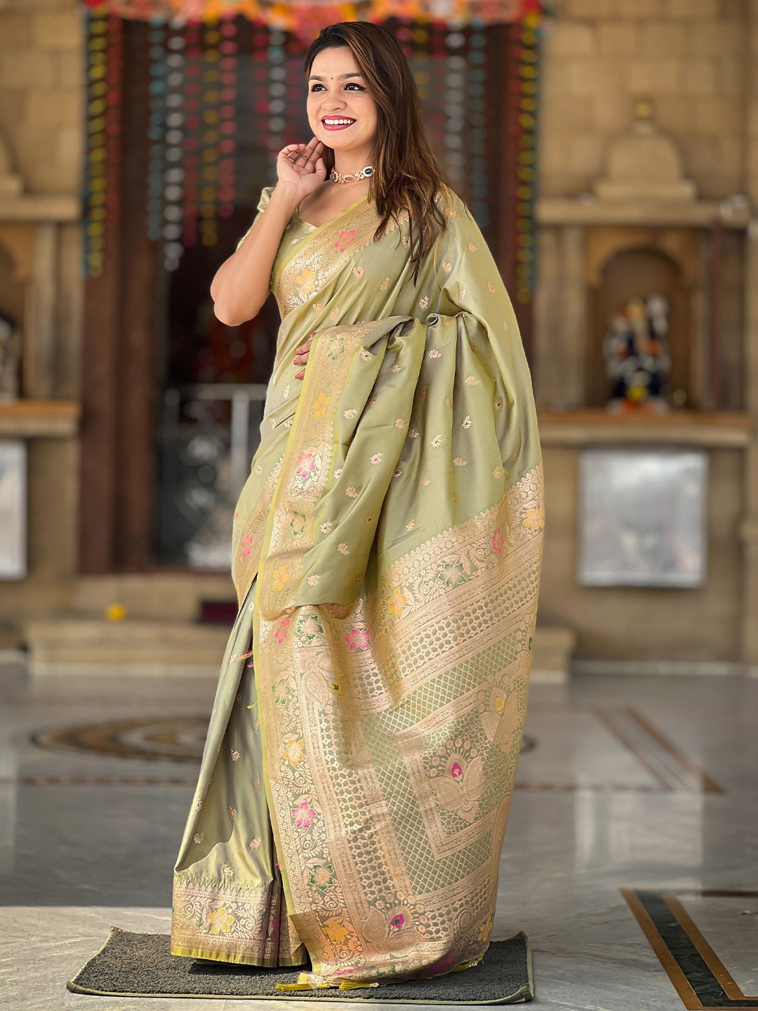 

Ekta Textiles Woven Design Zari Pure Silk Banarasi Saree, Green