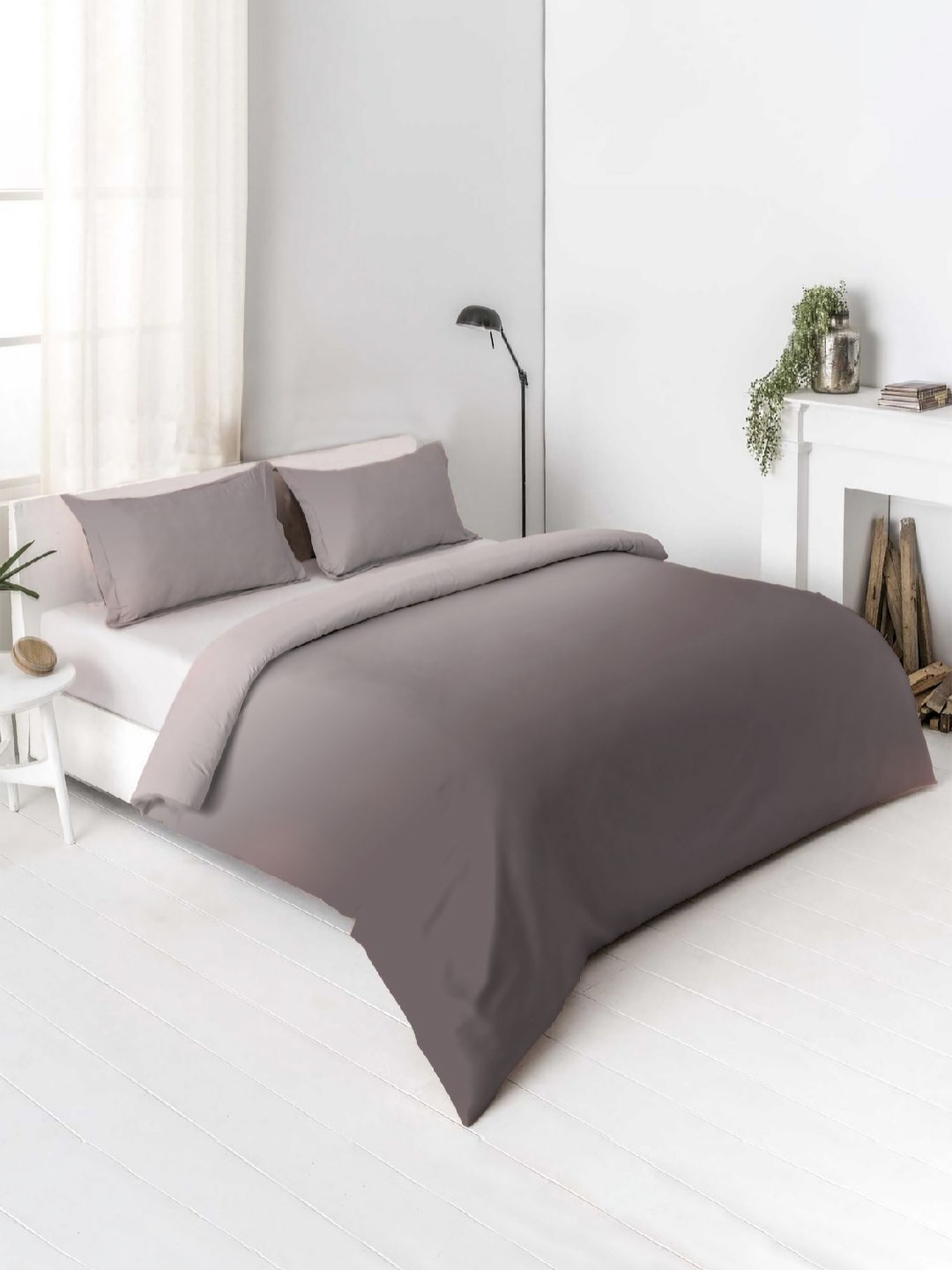 

VINTANA Charcoal & Grey 250 TC King Bedsheet with 2 Pillow Covers