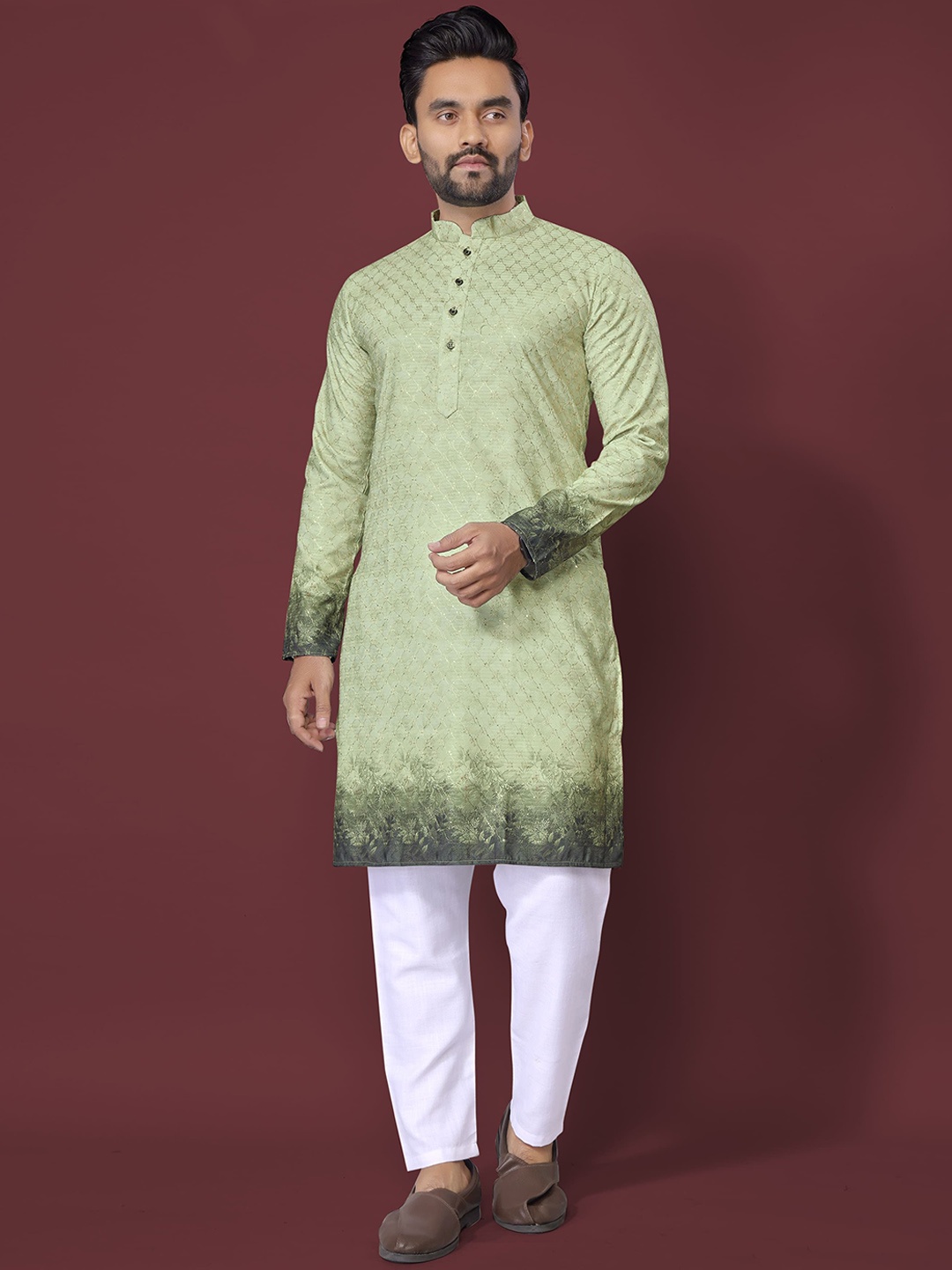 

CHARLOTTE GRACIOUS Men Floral Printed Sequinned Shadow Work Kurta, Green