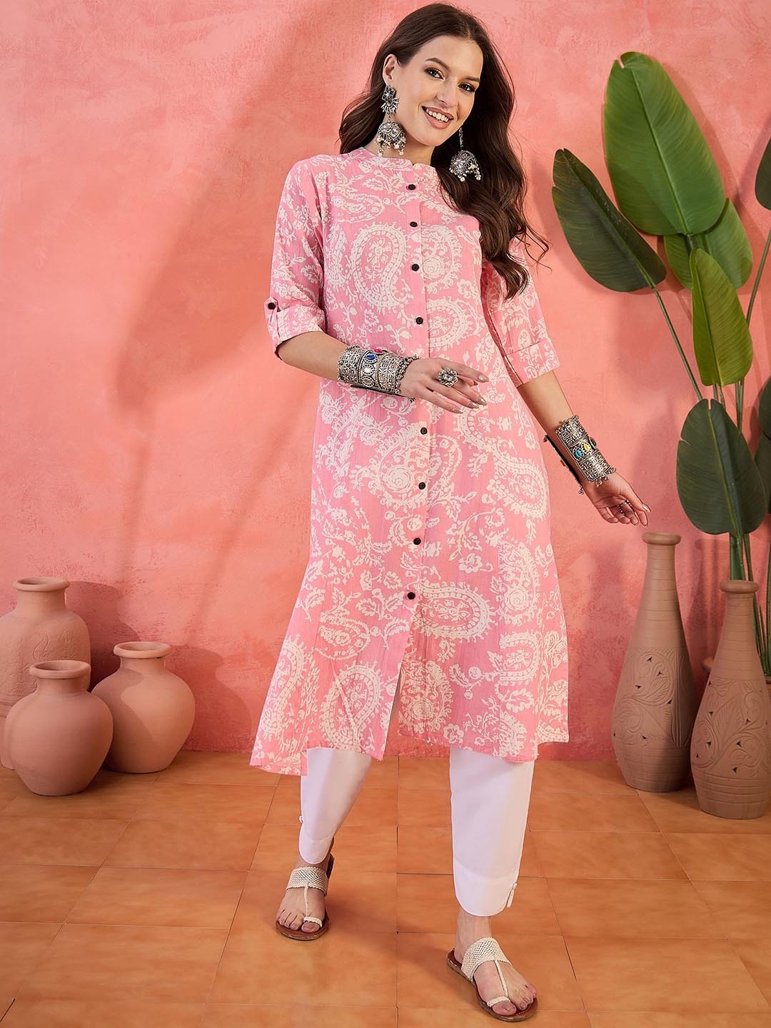 

Sangria Paisley Printed Mandarin Collar Pure Cotton A-Line Kurta, Pink