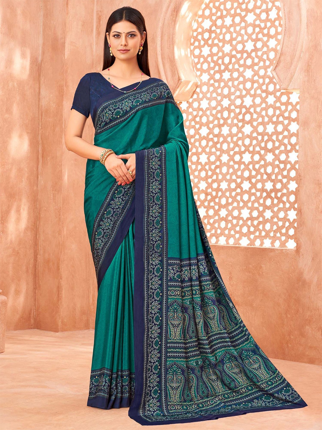 

Mitera Ethnic Motifs Printed Saree, Teal