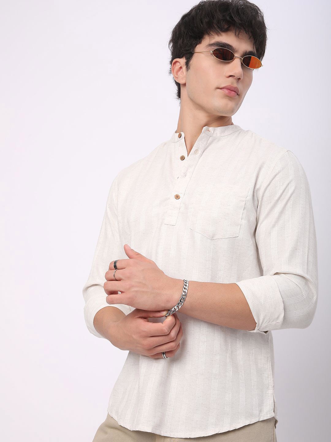 

VASTRADO Men Thread Work Kurta, Off white