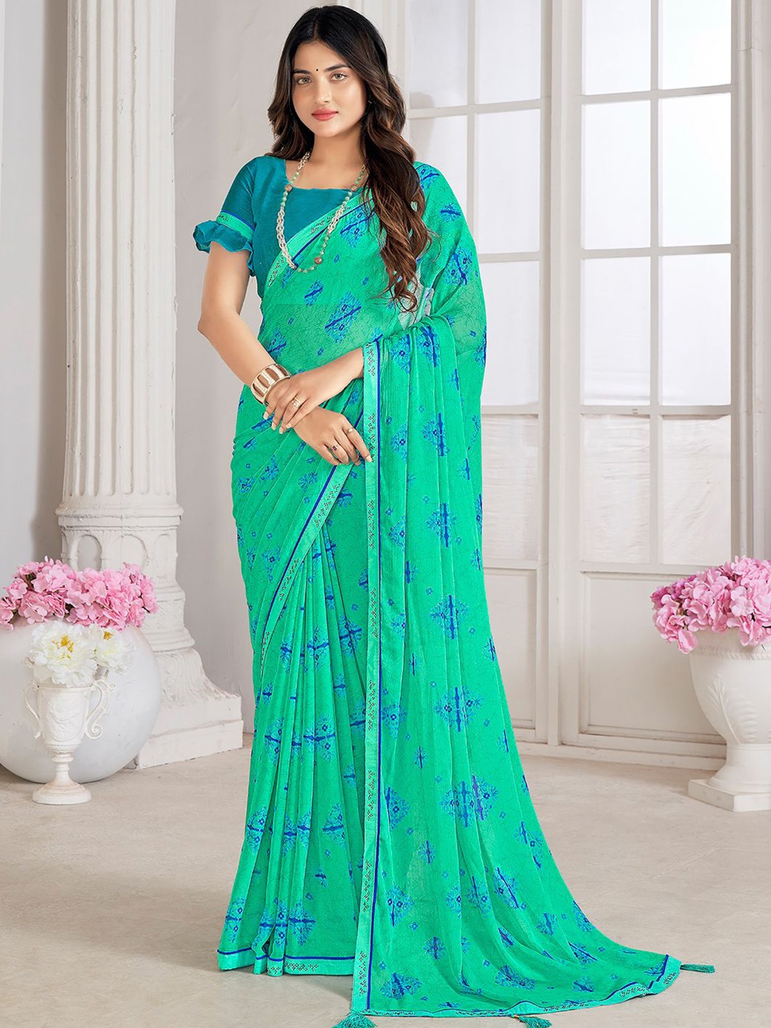 

DIVASTRI Floral Printed Saree, Blue