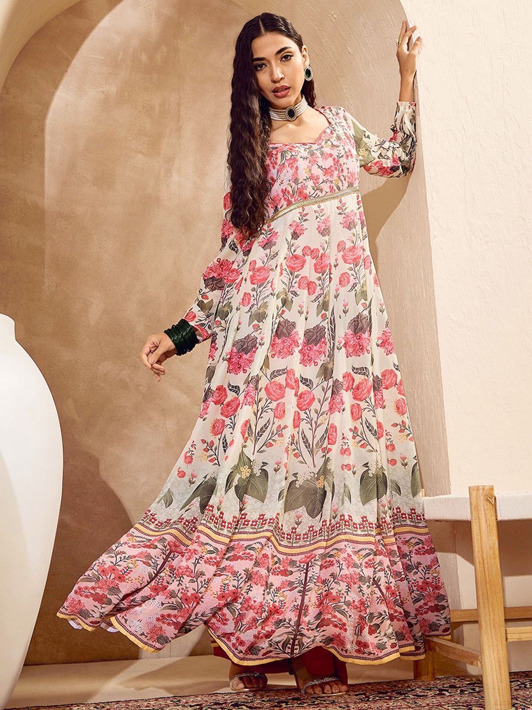 

Shae by SASSAFRAS Floral Printed Sweetheart Neck Georgette Anarkali Kurta, Off white