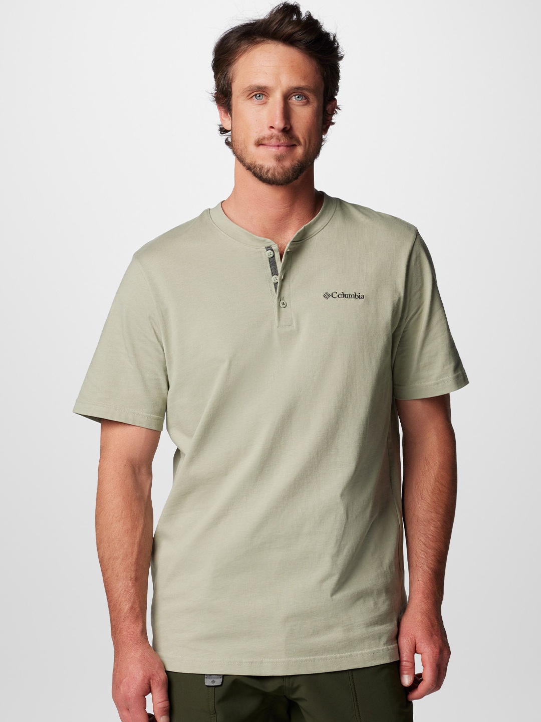 

Columbia Men Solid Mandarin Collar Cotton T-shirt, Green