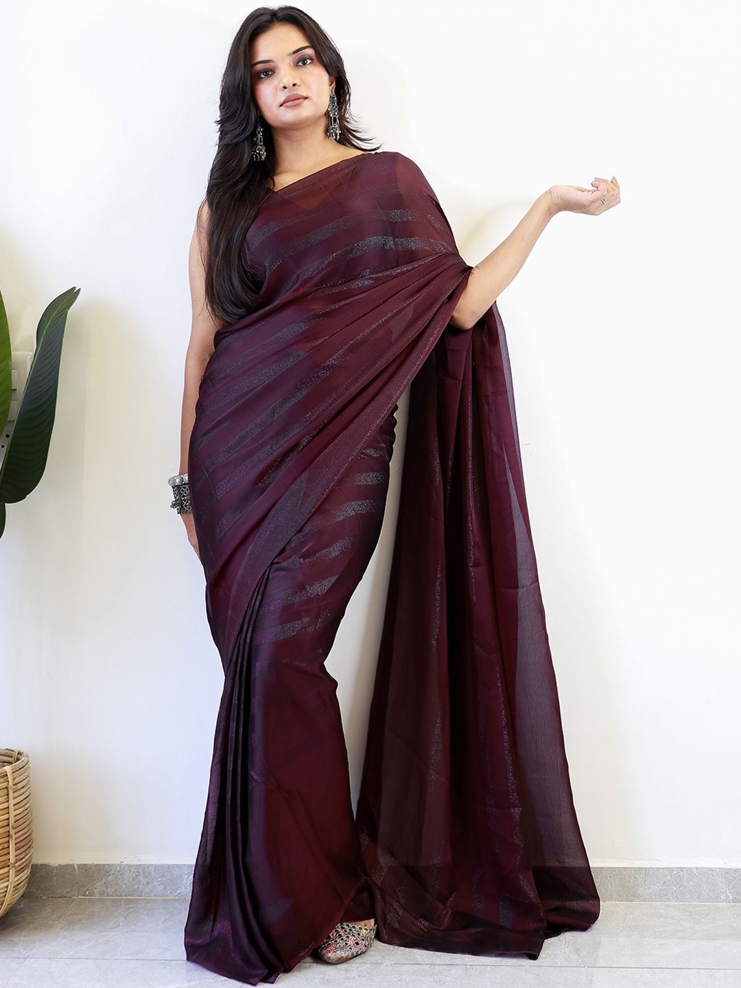 

DIVASTRI Striped Zari Ready to Wear Saree, Maroon