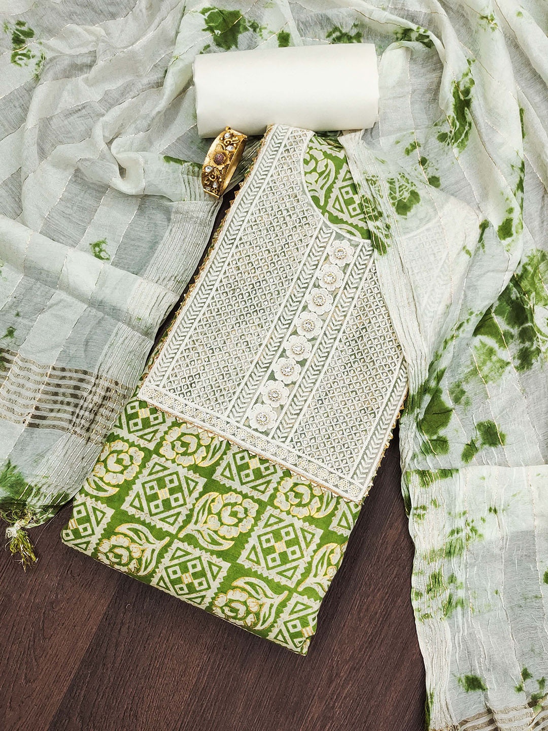 

SAINOOR Ethnic Motifs Embroidered Pure Cotton Unstitched Dress Material, Green