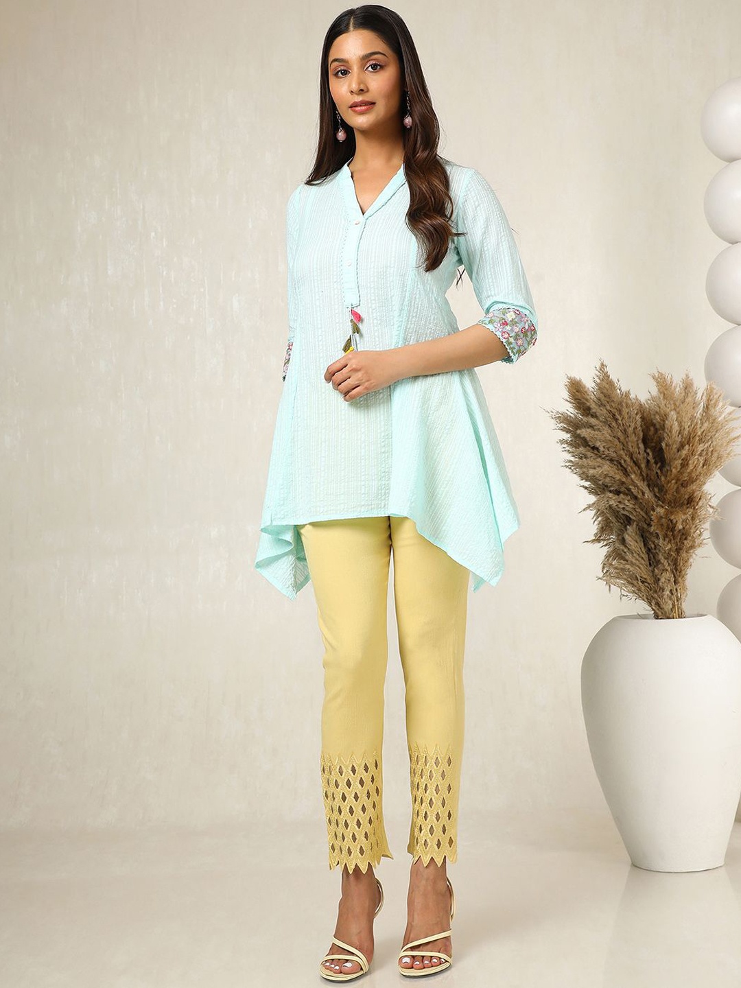 

Soch Women Embellished Trousers, Beige