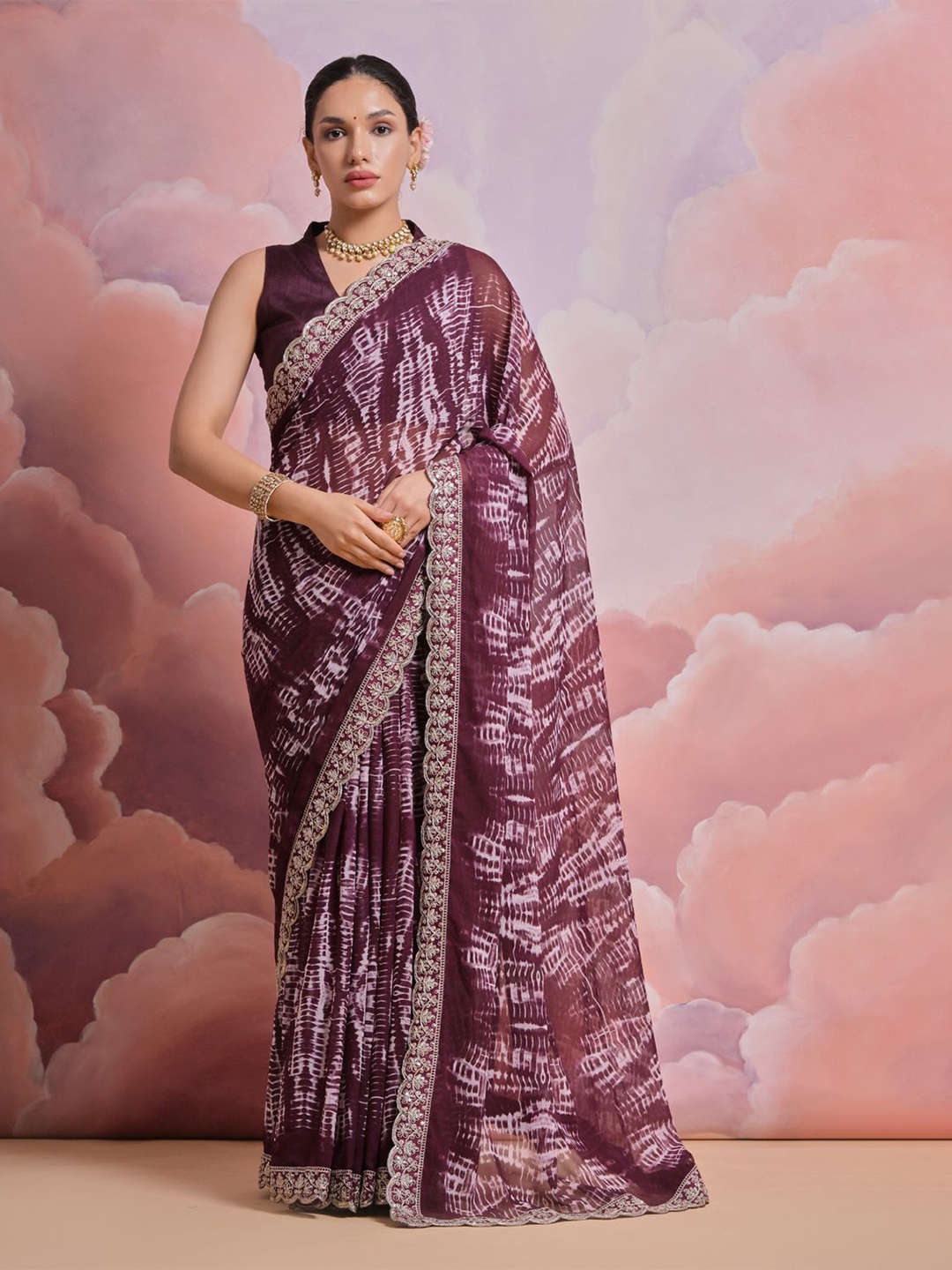 

DIVASTRI Tie and Dye Sequinned Saree With Unstitched Blouse Piece, Purple