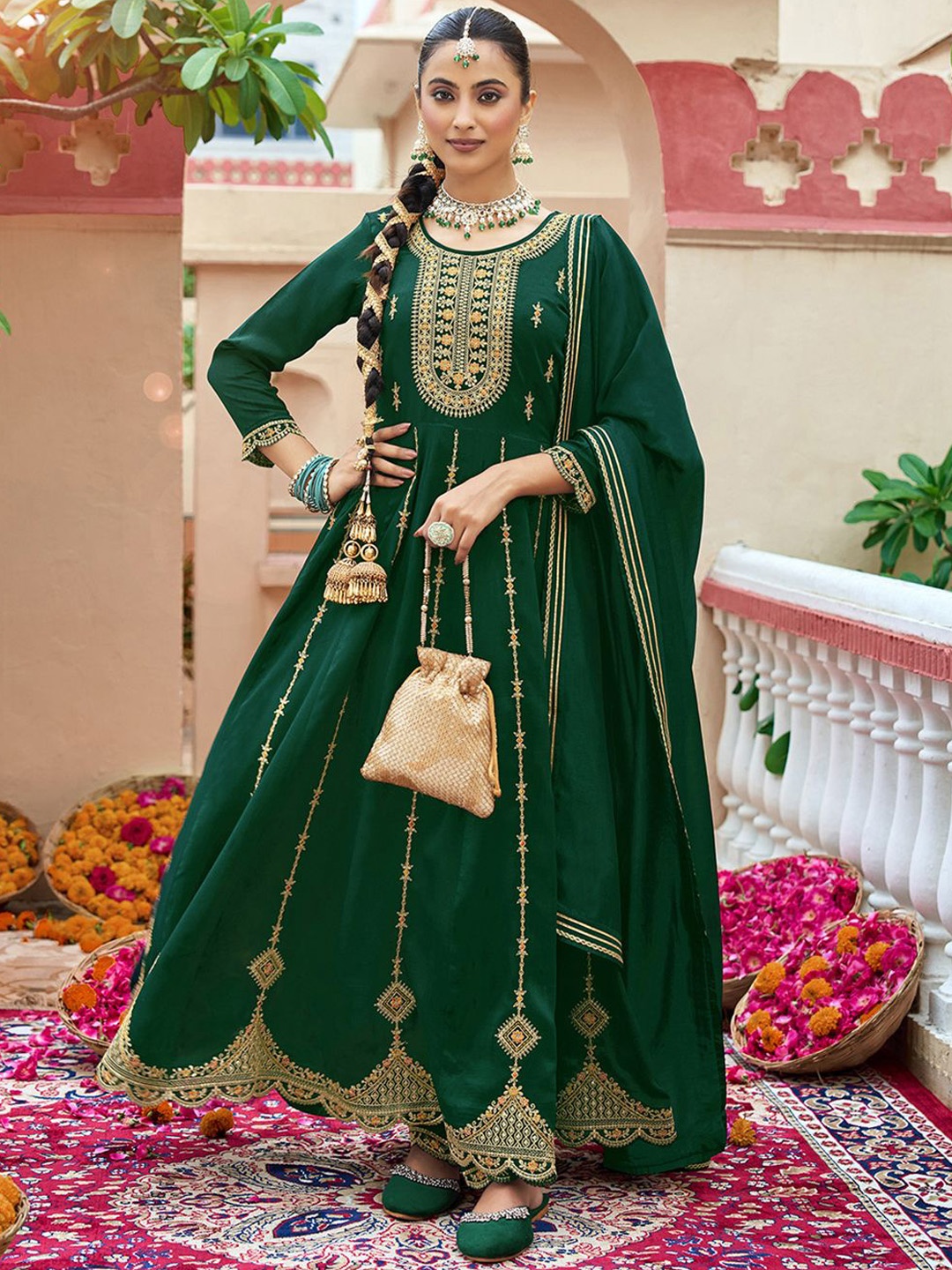 

Kvsfab Floral Embroidered A-Line Sequinned Kurta With Trousers And Dupatta, Green