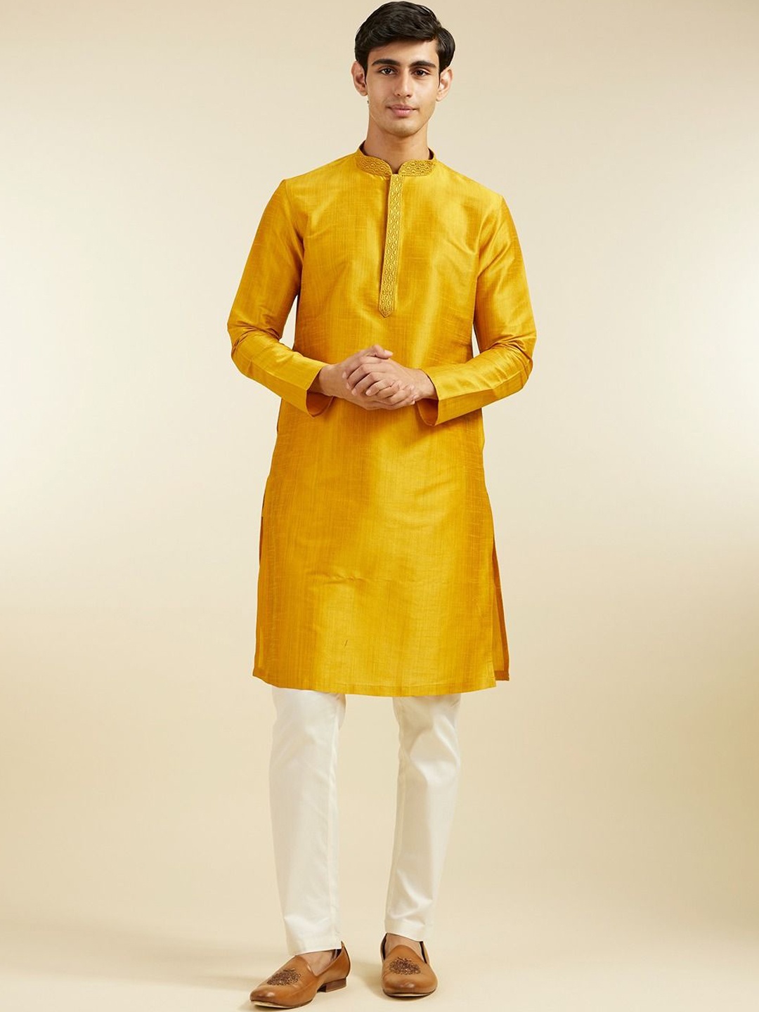 

Diwas by Manyavar Mandarin Collar Straight Kurta with Pyjama, Mustard