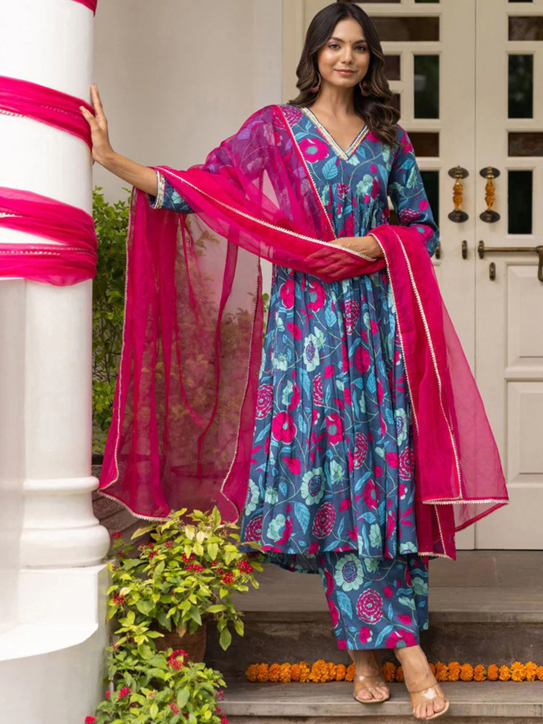 

Moda Rapido Women Ethnic Motifs Printed Regular Kurta with Trousers & With Dupatta, Blue