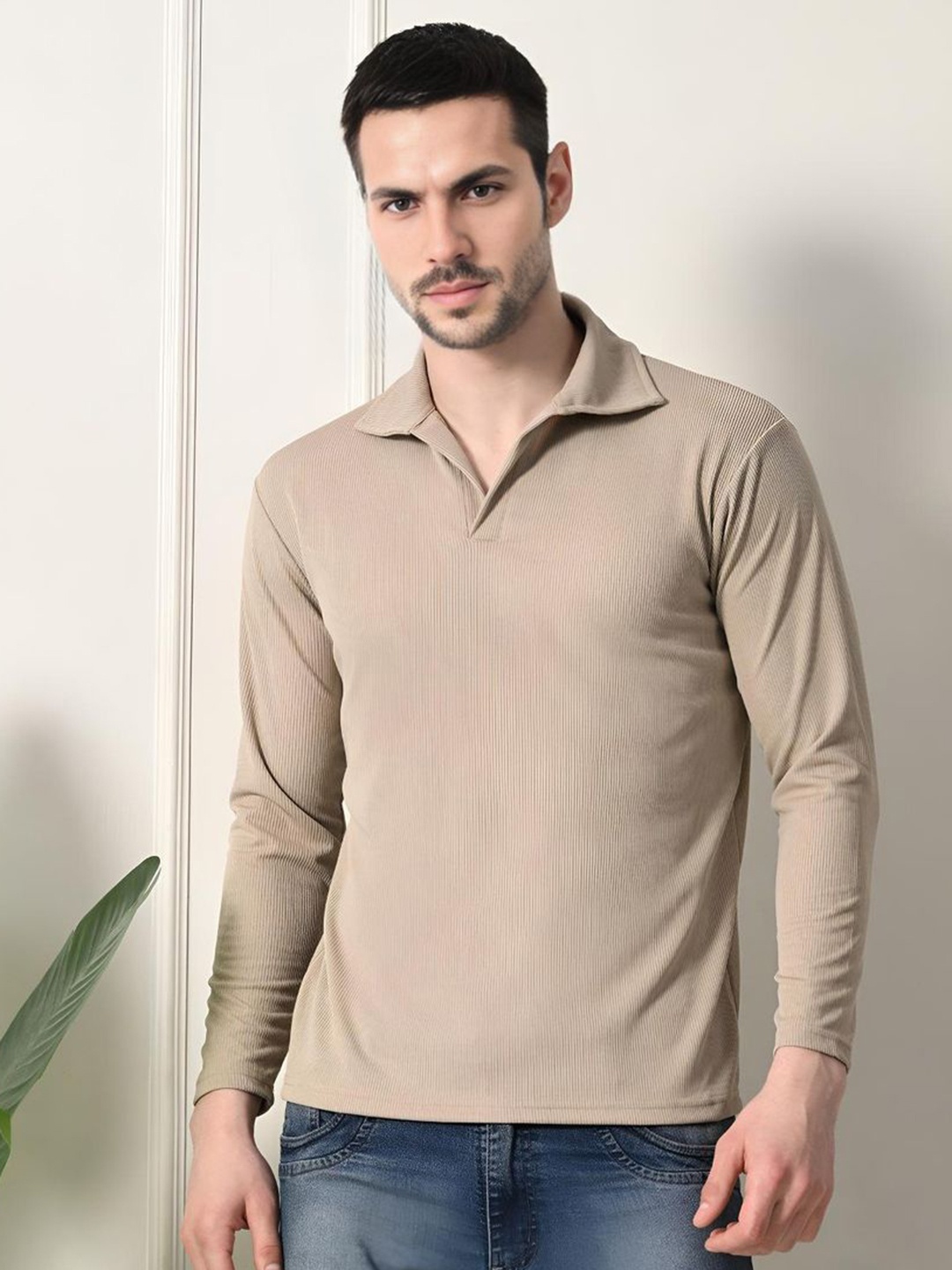 

CLAFOUTIS Men Solid Polo Collar T-shirt, Beige