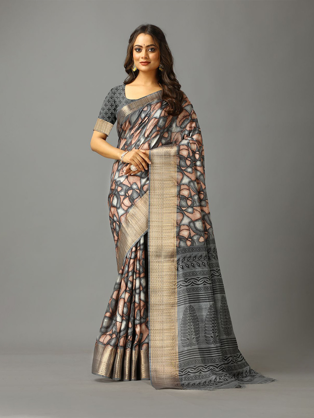 

VIRENDRA TEXTILES Printed Woven Design Zari Saree, Grey