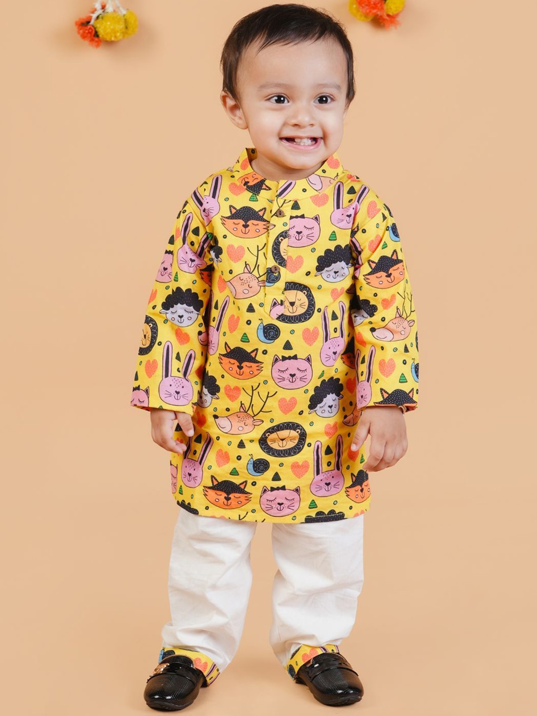 

MAMA AND PEACHES Unisex Kids Quirky Printed Pure Cotton Kurta With Trouser, Yellow