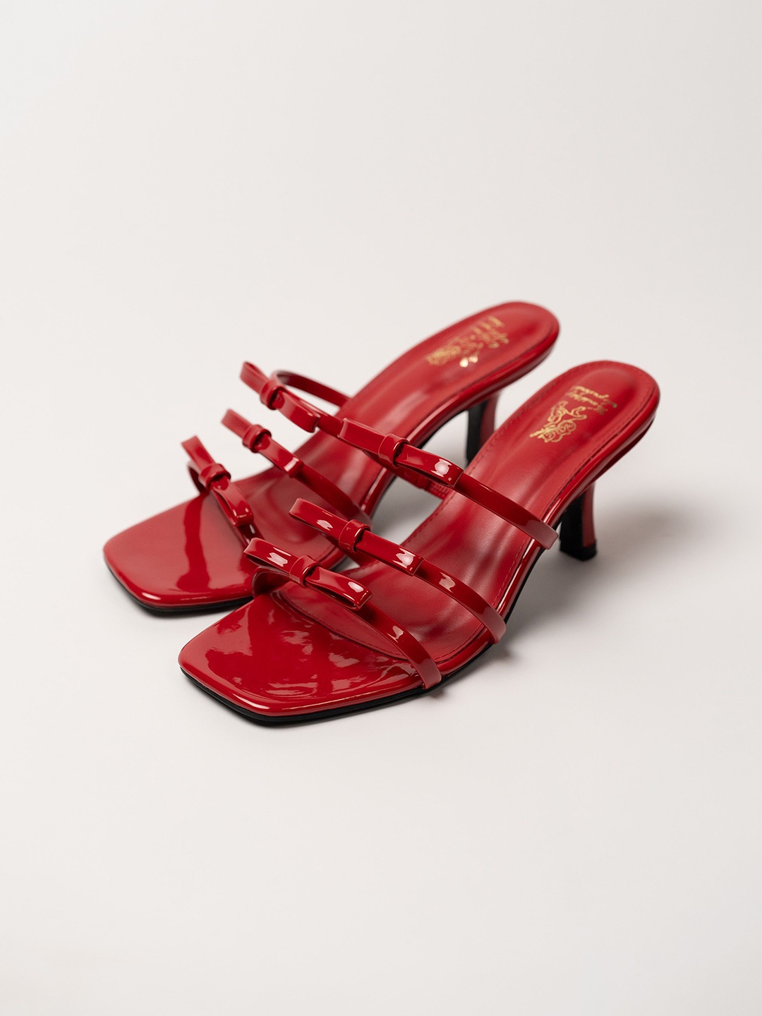 

Theater Cathleen Red Slim Heel Sandals