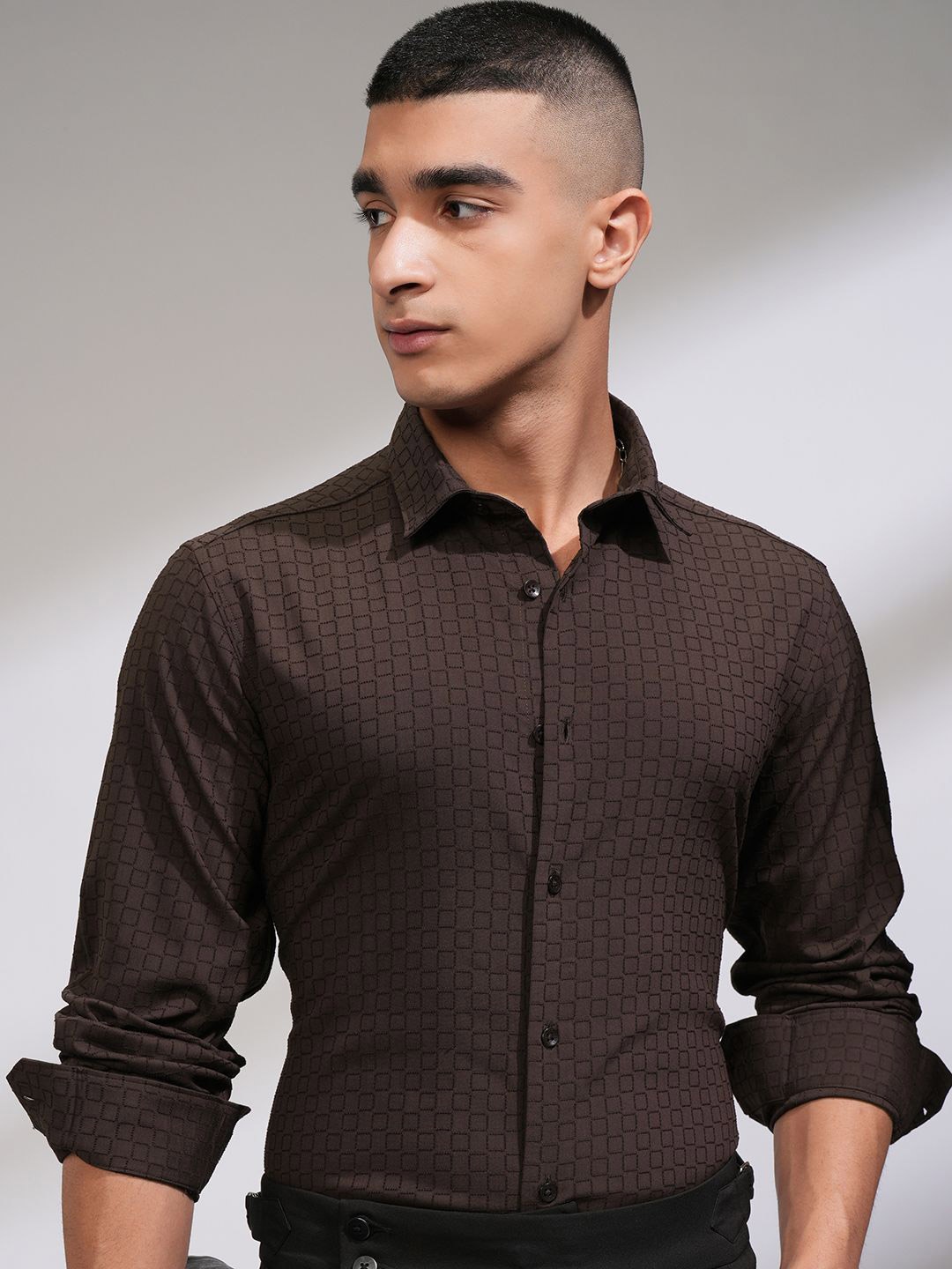 

HIGHLANDER Men Cee Dobby Textured Occasion Shirt, Coffee brown