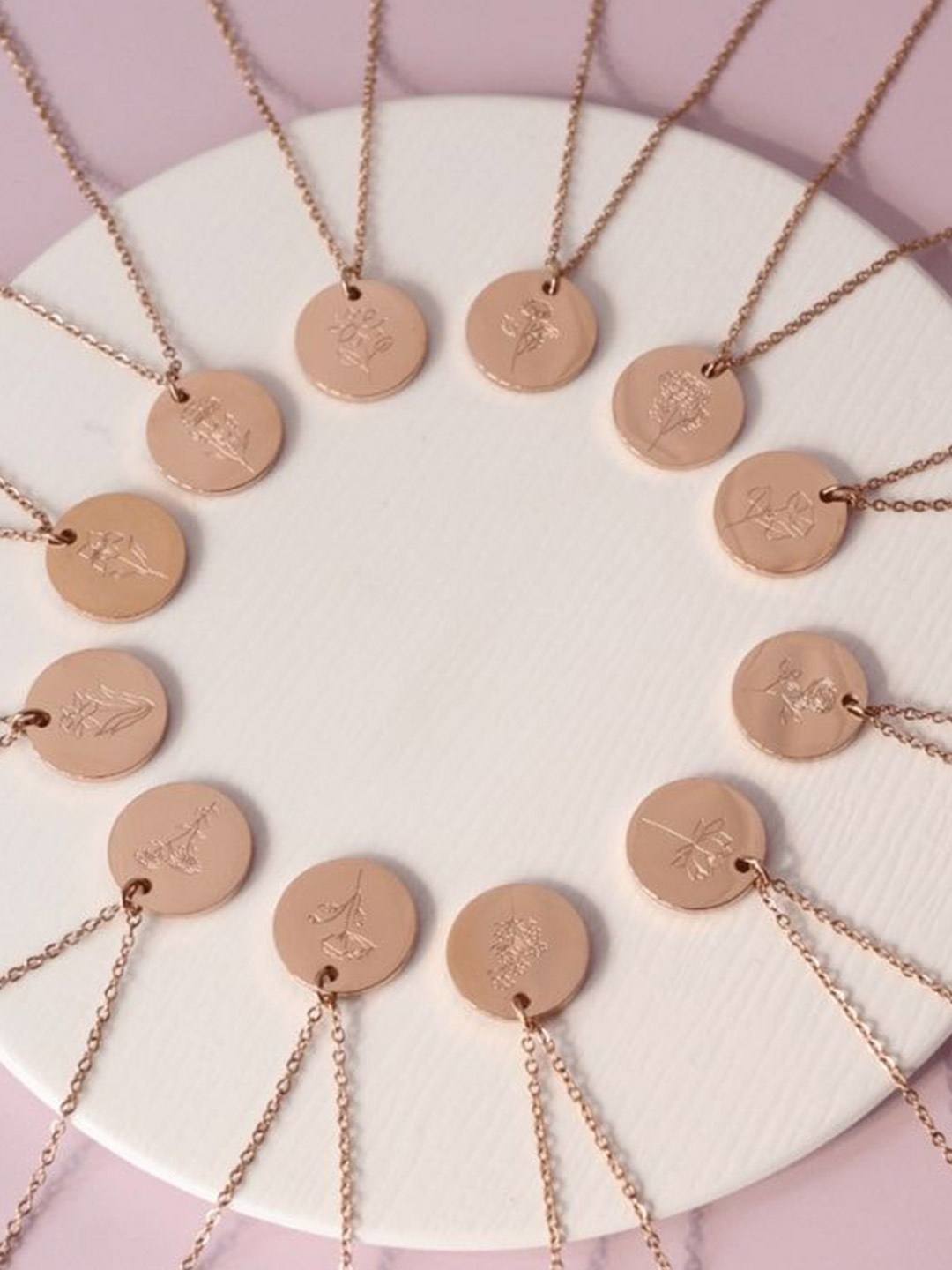 

Laviscart Rose Gold-Plated Circular Pendants with Chains