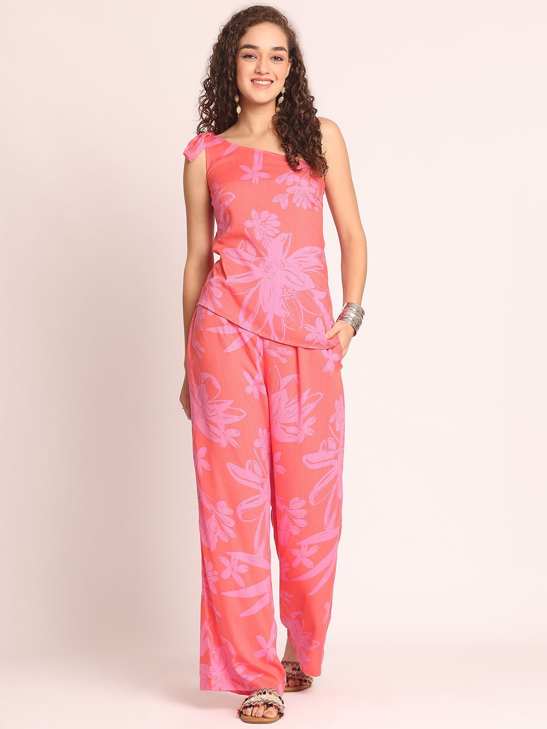 

EROTISSCH Pink One-Shoulder Floral Printed Top & Trousers