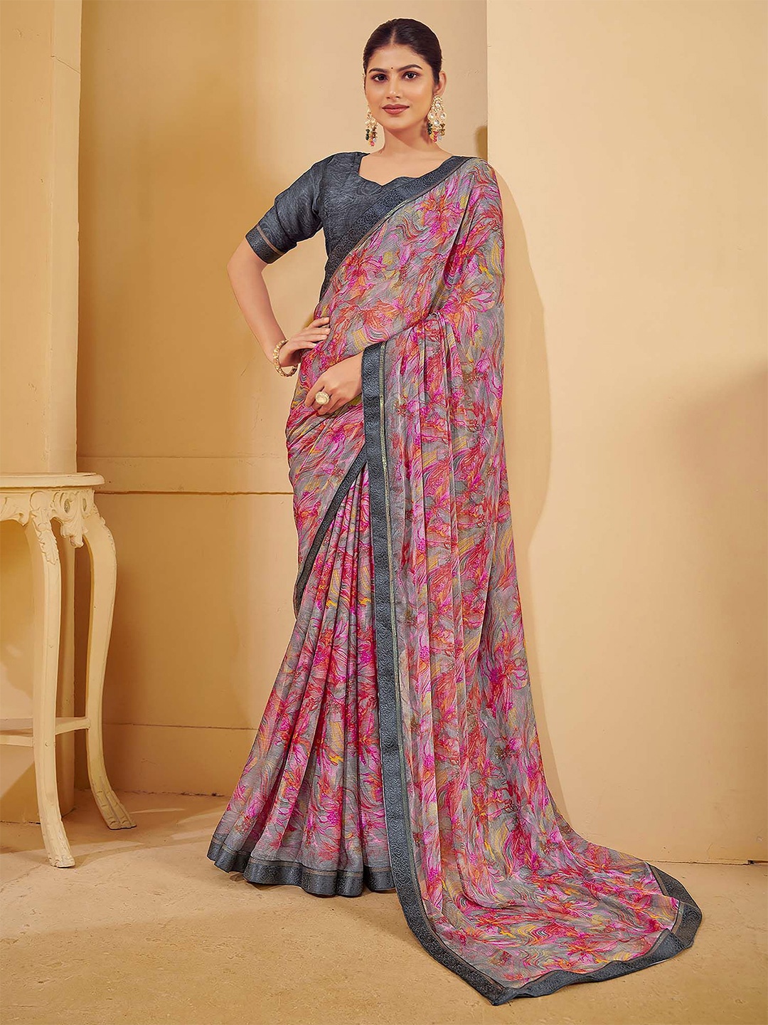 

Anouk Rustic Floral Sungudi Saree, Pink