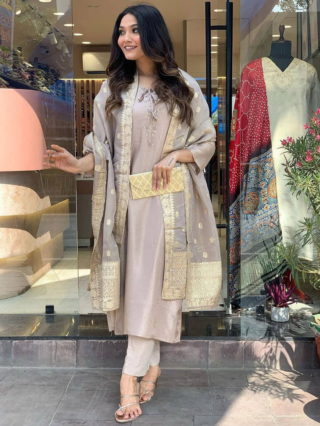 

Bought First Floral Yoke Design Round Neck Straight Kurta With Trousers & Dupatta, Grey