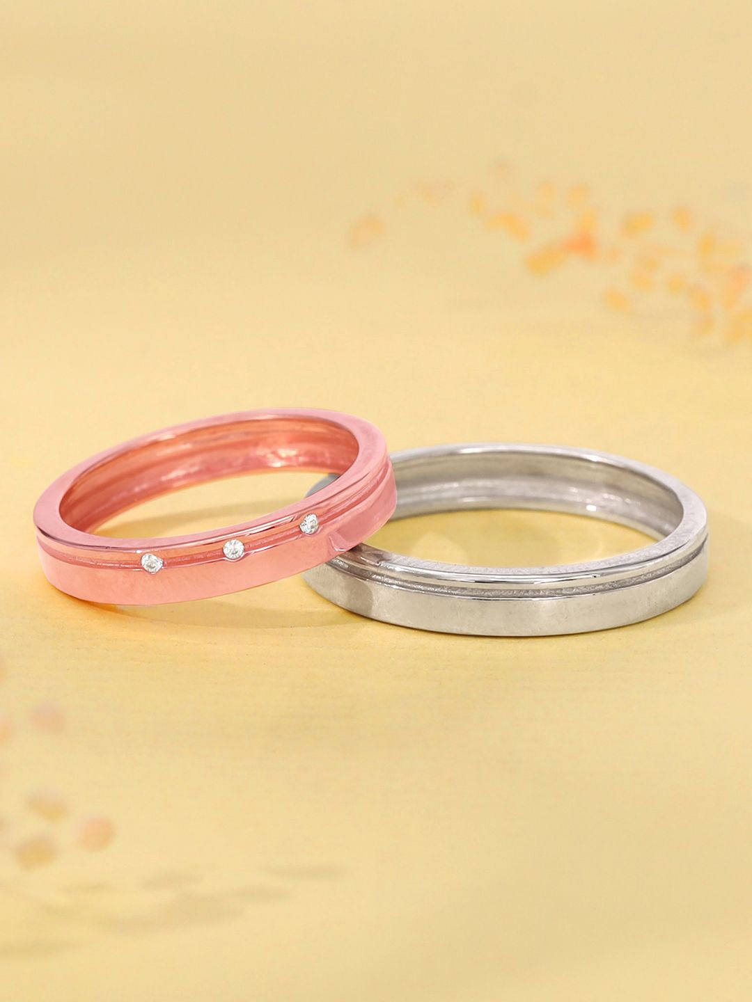 

GIVA 925 Sterling Silver Set Of 2 Rhodium-Plated Stones Studed Soulbound Couple Band Rings