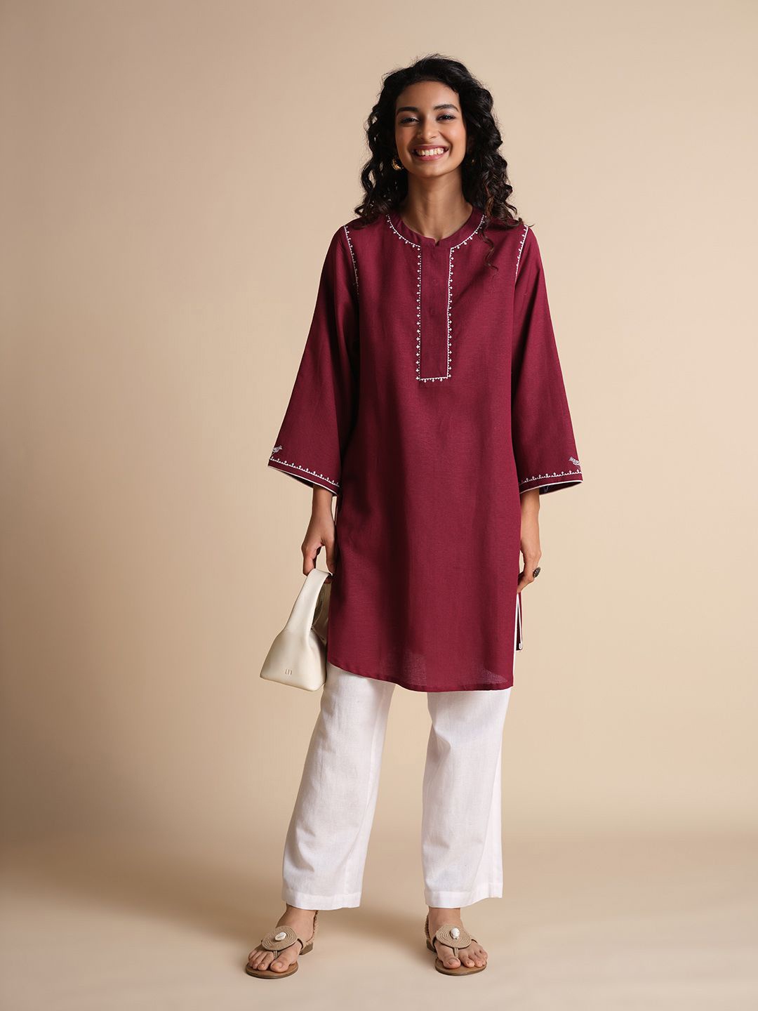 

Global Desi Women Thread Work Kurta, Burgundy