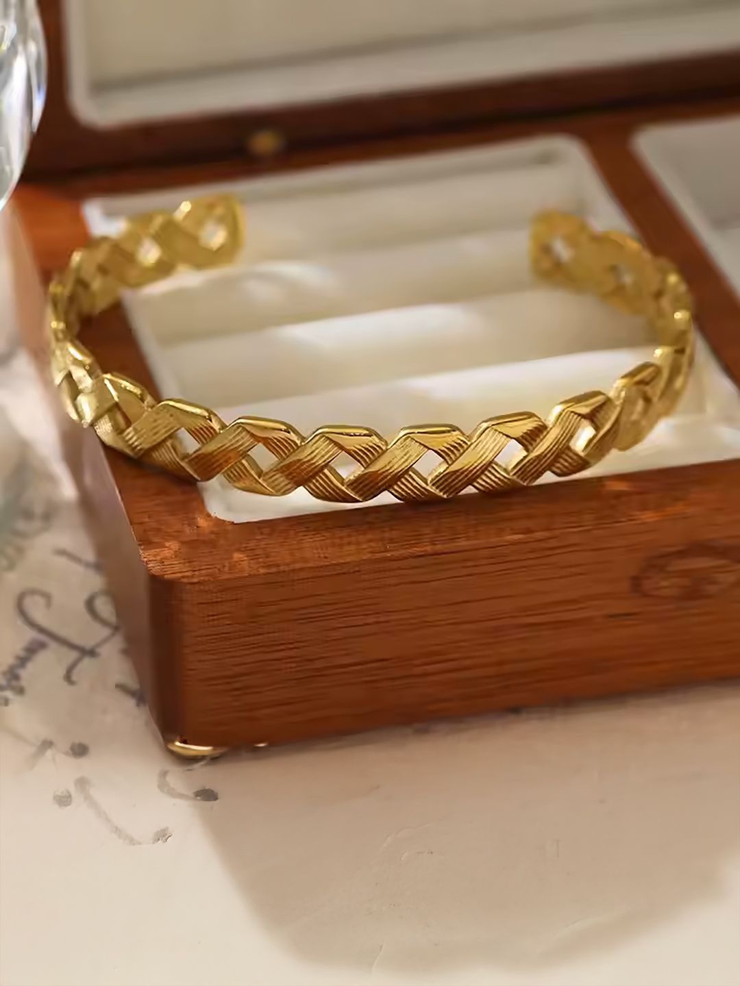 

SHARLEEZ Women Gold-Plated Kada Bracelet