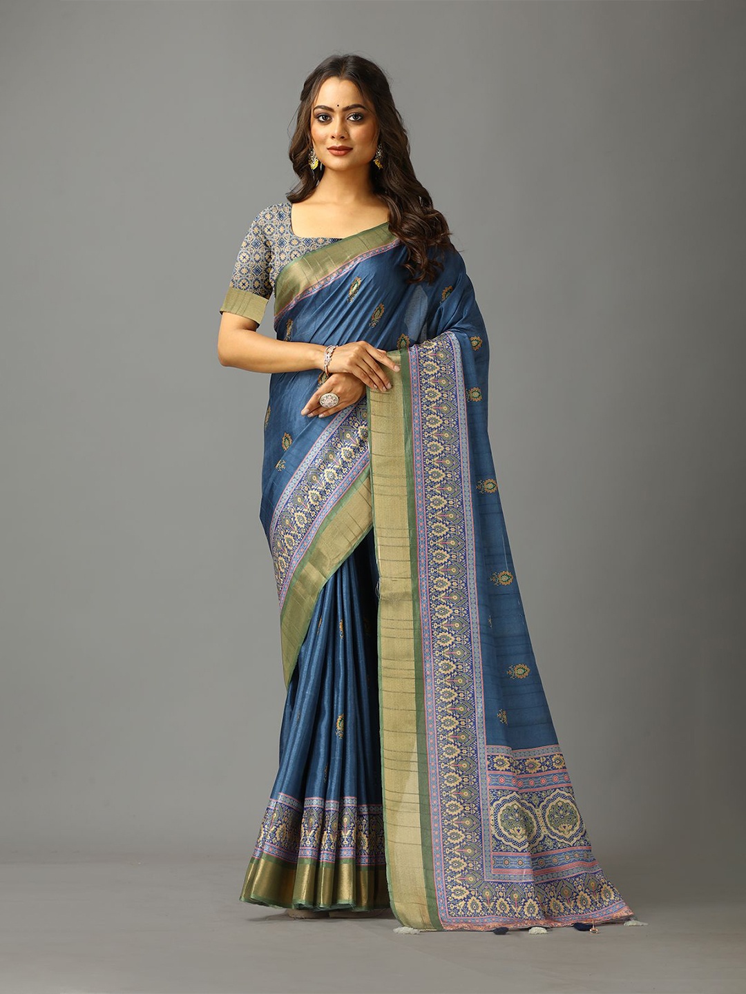 

VIRENDRA TEXTILES Ethnic Motifs Printed Zari Saree, Blue