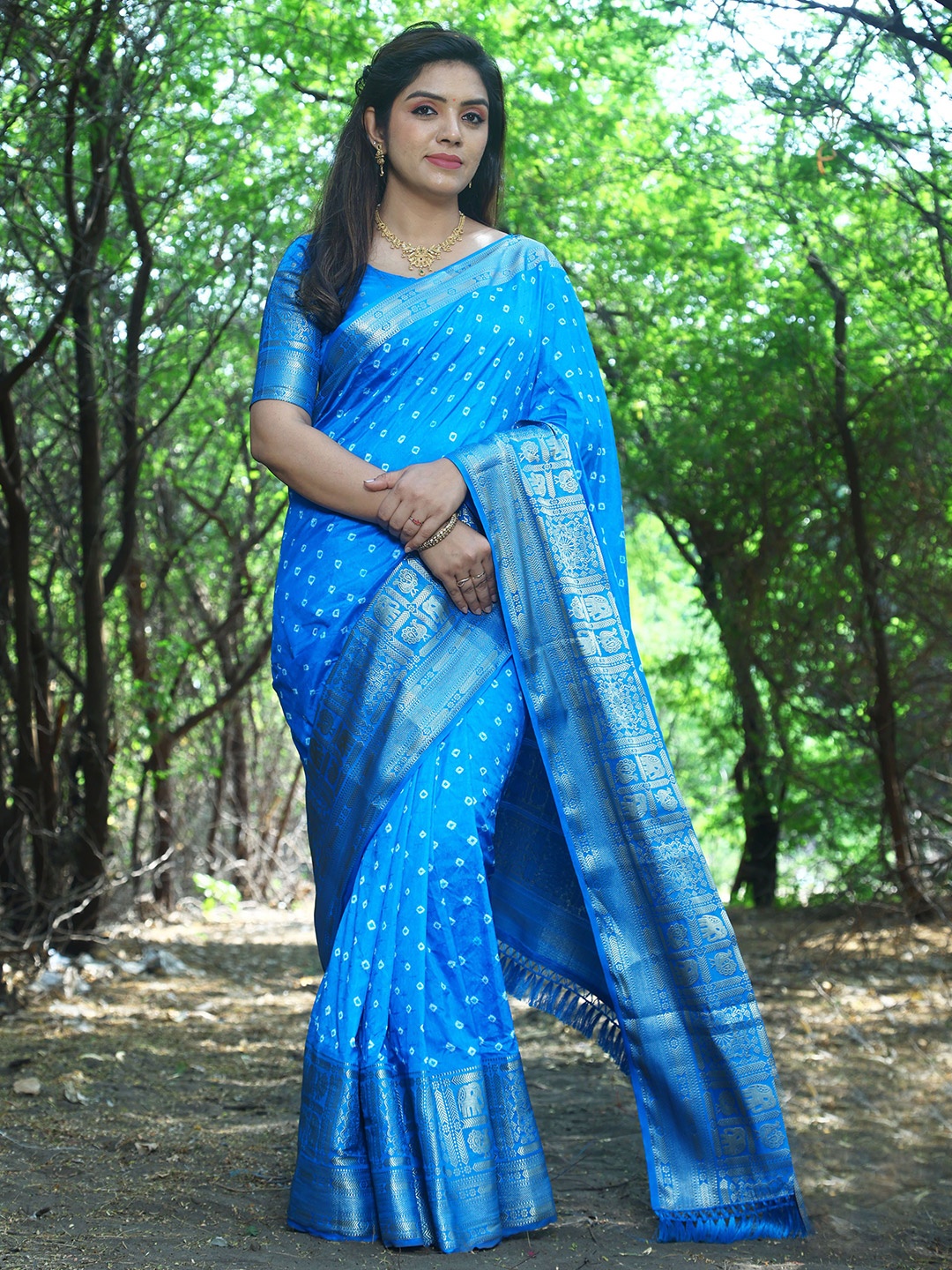 

Vintro Bandhani Zari Silk Blend Bandhani Saree, Teal